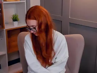 MaeEdman's Live Sex Cam Show