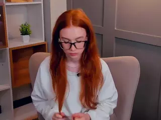 MaeEdman's Live Sex Cam Show
