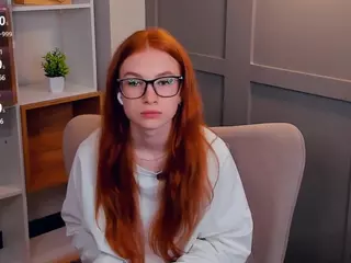 MaeEdman's Live Sex Cam Show