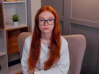 MaeEdman's Live Sex Cam Show