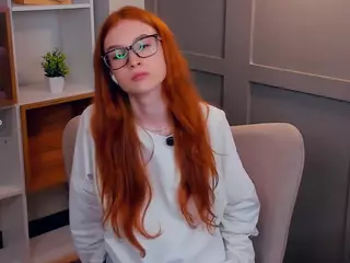 MaeEdman's Live Sex Cam Show