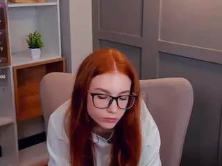 MaeEdman's Live Sex Cam Show