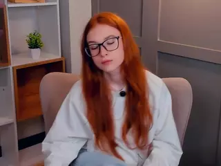 MaeEdman's Live Sex Cam Show