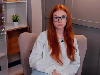 MaeEdman's Live Sex Cam Show