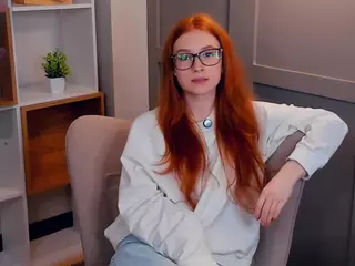 MaeEdman's Live Sex Cam Show