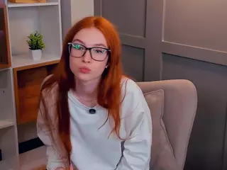 MaeEdman's Live Sex Cam Show