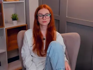 MaeEdman's Live Sex Cam Show