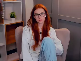 MaeEdman's Live Sex Cam Show