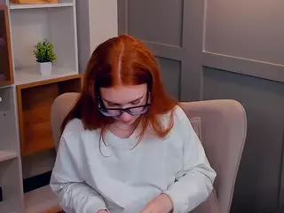 MaeEdman's Live Sex Cam Show
