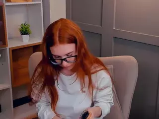 MaeEdman's Live Sex Cam Show