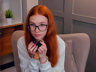 MaeEdman's Live Sex Cam Show