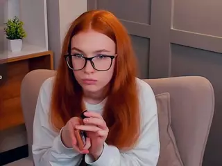 MaeEdman's Live Sex Cam Show