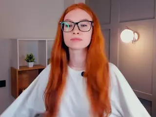 MaeEdman's Live Sex Cam Show