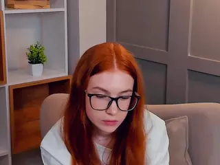MaeEdman's Live Sex Cam Show
