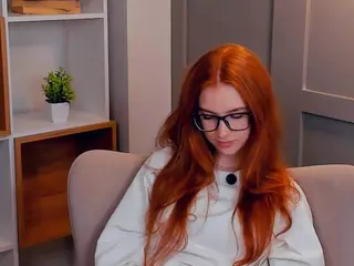 MaeEdman's Live Sex Cam Show