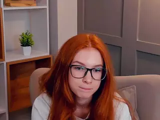 MaeEdman's Live Sex Cam Show