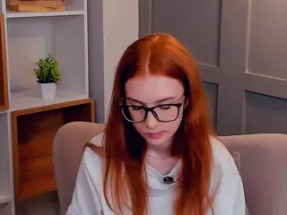 MaeEdman's Live Sex Cam Show