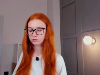 MaeEdman's Live Sex Cam Show
