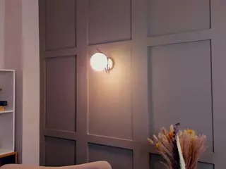 MaeEdman's Live Sex Cam Show