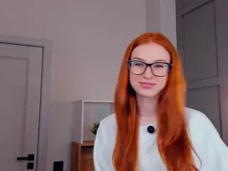 MaeEdman's Live Sex Cam Show