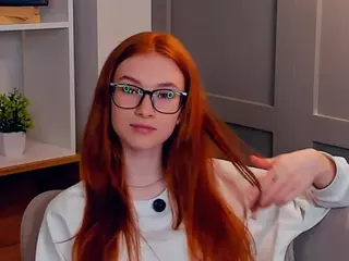 MaeEdman's Live Sex Cam Show