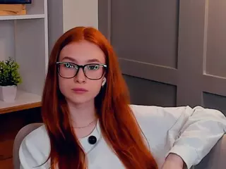 MaeEdman's Live Sex Cam Show