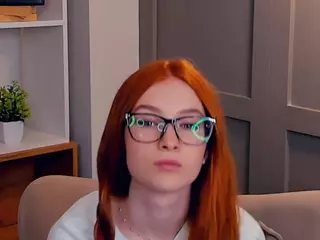 MaeEdman's Live Sex Cam Show