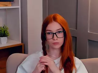 MaeEdman's Live Sex Cam Show
