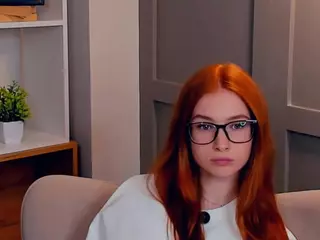MaeEdman's Live Sex Cam Show