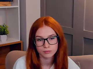 MaeEdman's Live Sex Cam Show
