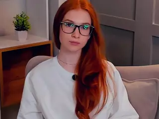 MaeEdman's Live Sex Cam Show