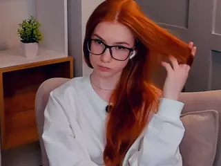 MaeEdman's Live Sex Cam Show