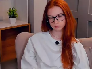MaeEdman's Live Sex Cam Show