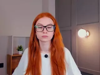 MaeEdman's Live Sex Cam Show