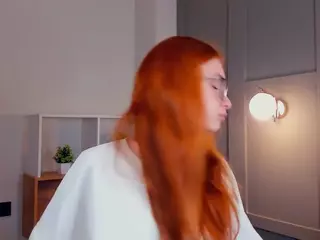 MaeEdman's Live Sex Cam Show