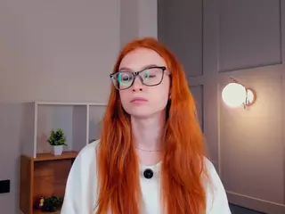 MaeEdman's Live Sex Cam Show