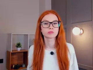 MaeEdman's Live Sex Cam Show