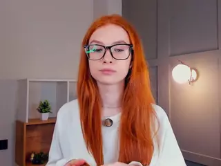 MaeEdman's Live Sex Cam Show