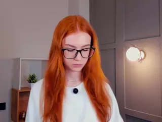 MaeEdman's Live Sex Cam Show