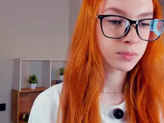 MaeEdman's Live Sex Cam Show