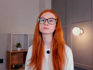 MaeEdman's Live Sex Cam Show