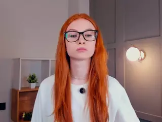 MaeEdman's Live Sex Cam Show