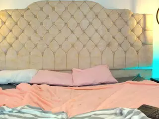 SillyMora's Live Sex Cam Show