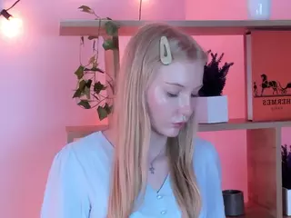 PrimroseEveringham's Live Sex Cam Show
