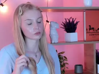 PrimroseEveringham's Live Sex Cam Show