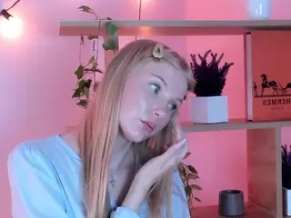 PrimroseEveringham's Live Sex Cam Show