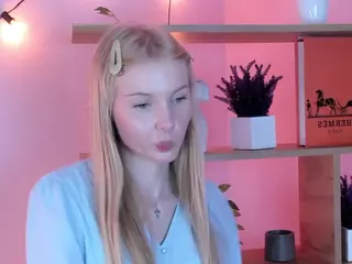 PrimroseEveringham's Live Sex Cam Show