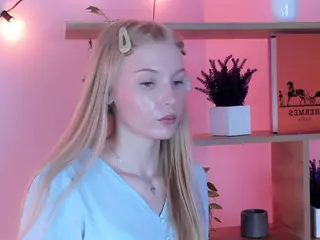 PrimroseEveringham's Live Sex Cam Show