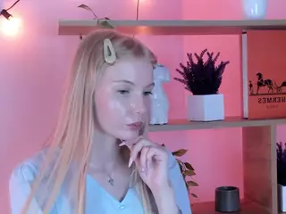 PrimroseEveringham's Live Sex Cam Show