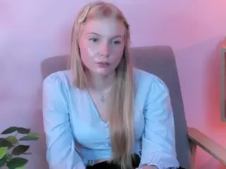 PrimroseEveringham's Live Sex Cam Show